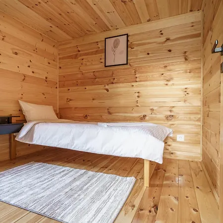 Espacio - Pool & Дом отдыха Vladimirovac