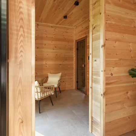 Espacio - Pool & Дом отдыха Vladimirovac