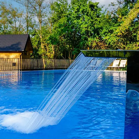 Espacio - Pool & Дом отдыха Vladimirovac